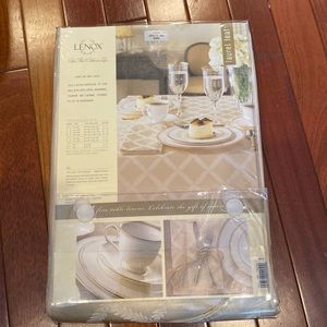 Lenox Laurel Leaf Fine Oval Table Linens